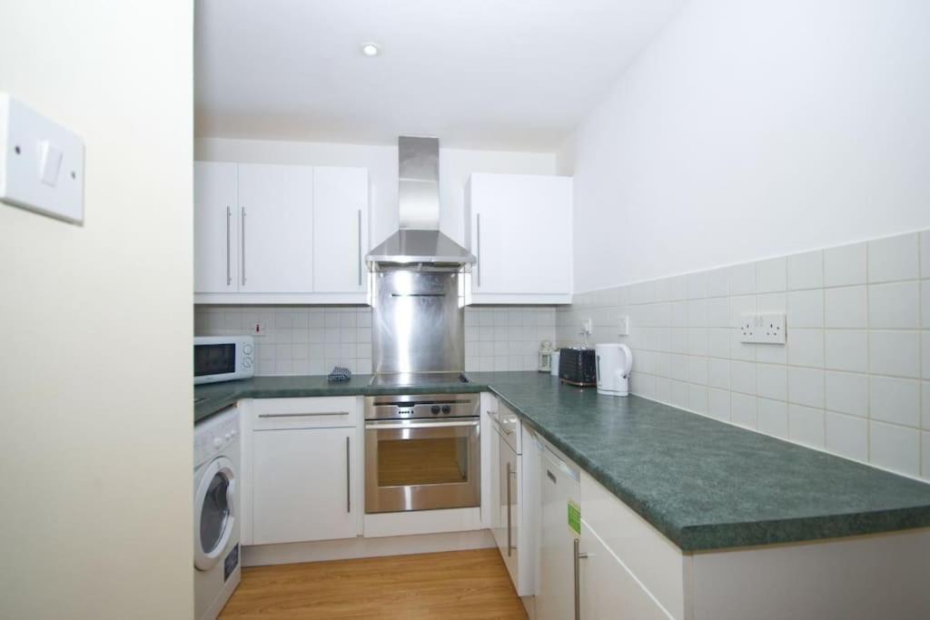 Alluring 2 Bedroom Leeds City Centre Apartment- Self Check-In,Balconied Apartment Kültér fotó